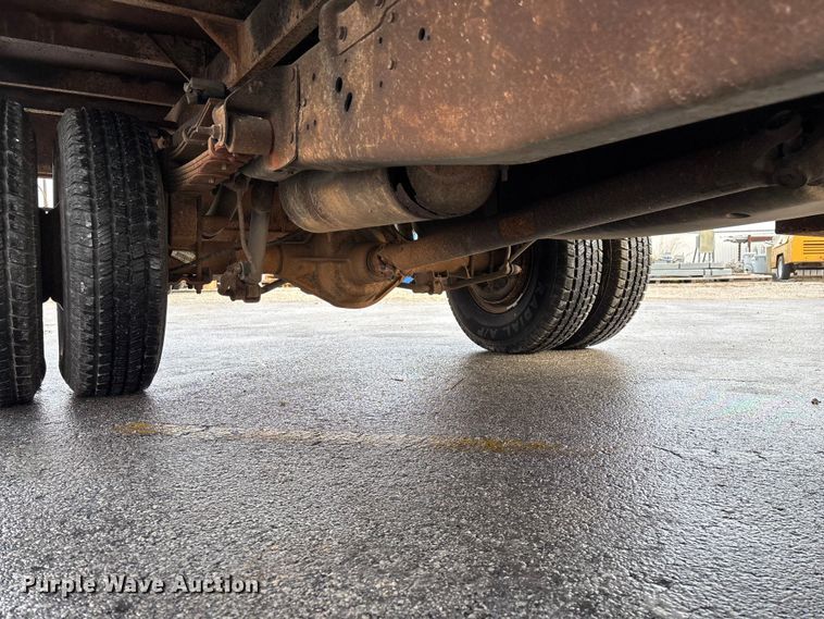 image for item FG0140 2000 Dodge Ram 3500 flatbed pickup truck