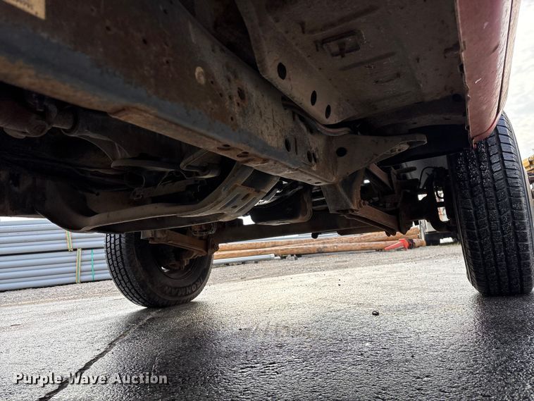 image for item FG0140 2000 Dodge Ram 3500 flatbed pickup truck