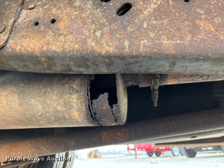 image for item FG0140 2000 Dodge Ram 3500 flatbed pickup truck