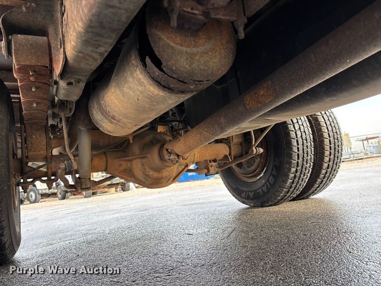 image for item FG0140 2000 Dodge Ram 3500 flatbed pickup truck