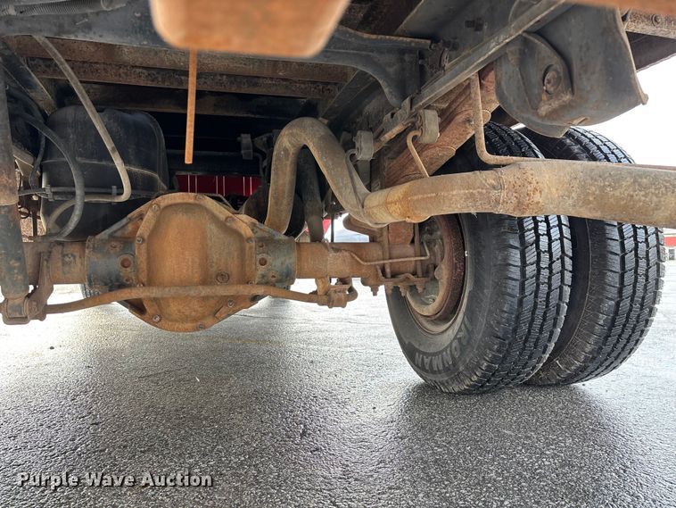 image for item FG0140 2000 Dodge Ram 3500 flatbed pickup truck