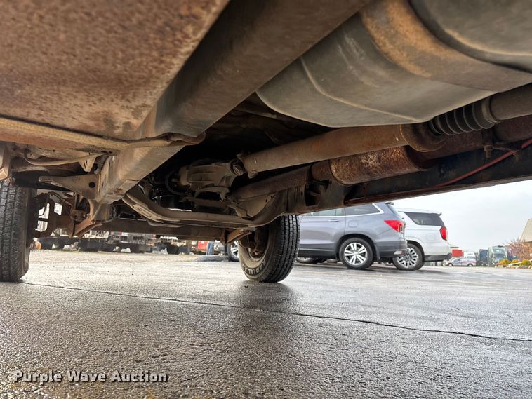 image for item FG0140 2000 Dodge Ram 3500 flatbed pickup truck