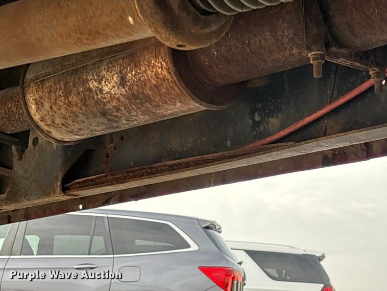 image for item FG0140 2000 Dodge Ram 3500 flatbed pickup truck