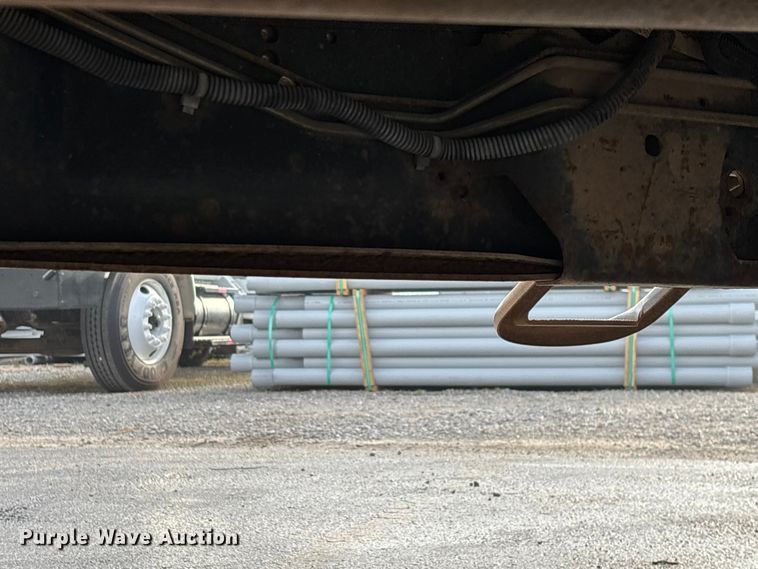 image for item FG0140 2000 Dodge Ram 3500 flatbed pickup truck