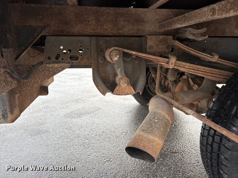 image for item FG0140 2000 Dodge Ram 3500 flatbed pickup truck