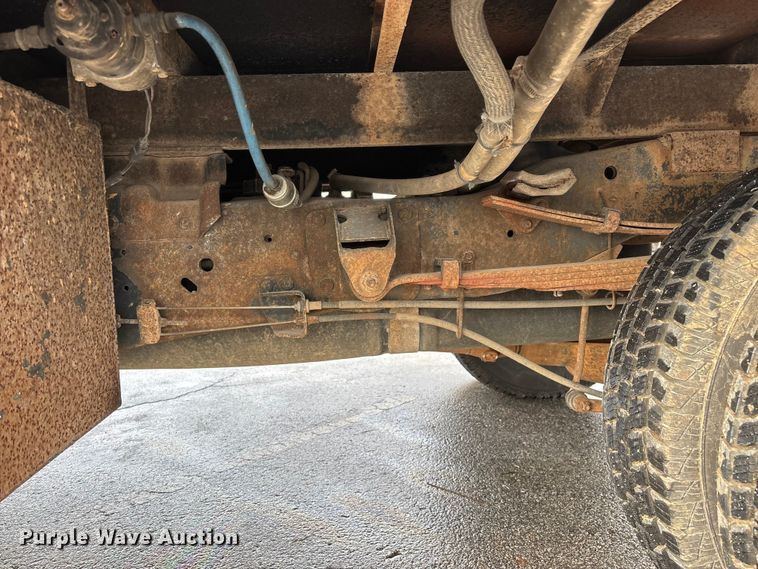 image for item FG0140 2000 Dodge Ram 3500 flatbed pickup truck