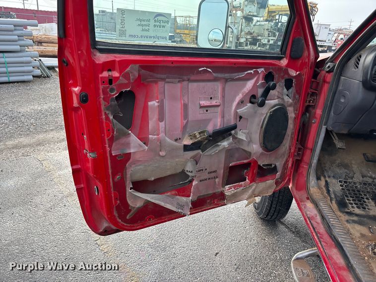 image for item FG0140 2000 Dodge Ram 3500 flatbed pickup truck