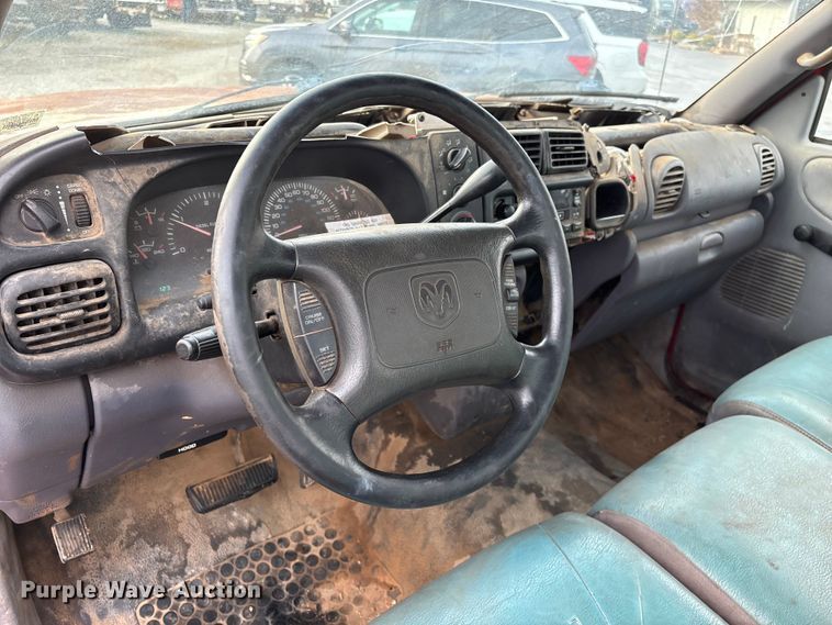 image for item FG0140 2000 Dodge Ram 3500 flatbed pickup truck