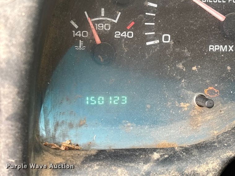 image for item FG0140 2000 Dodge Ram 3500 flatbed pickup truck