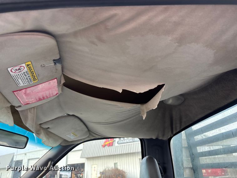 image for item FG0140 2000 Dodge Ram 3500 flatbed pickup truck