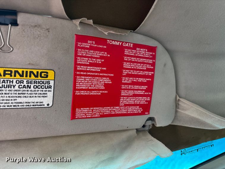 image for item FG0140 2000 Dodge Ram 3500 flatbed pickup truck