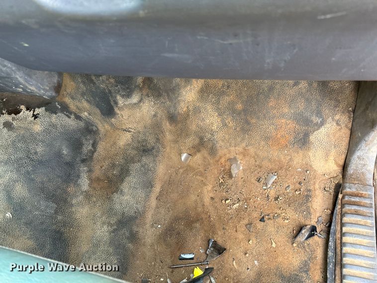 image for item FG0140 2000 Dodge Ram 3500 flatbed pickup truck