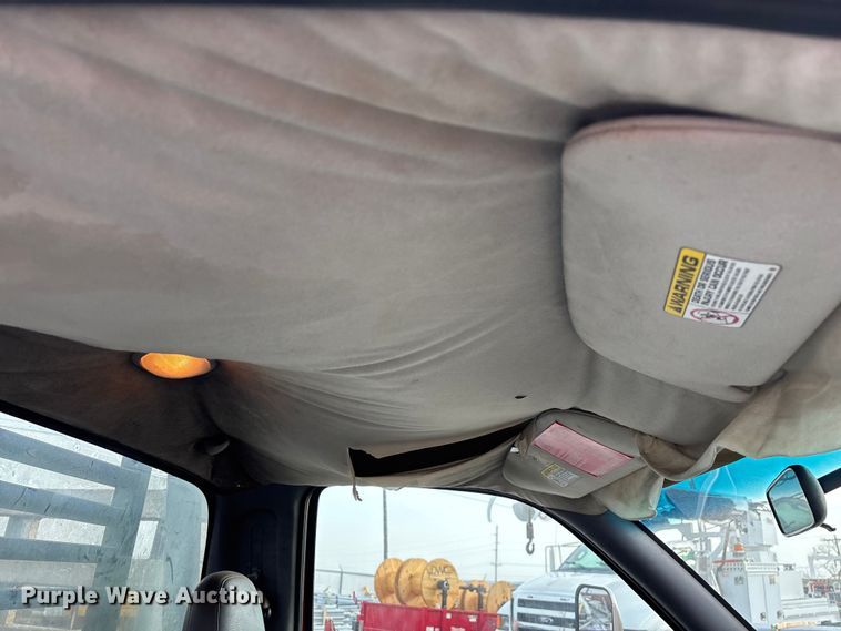 image for item FG0140 2000 Dodge Ram 3500 flatbed pickup truck