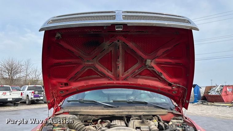 image for item FG0140 2000 Dodge Ram 3500 flatbed pickup truck