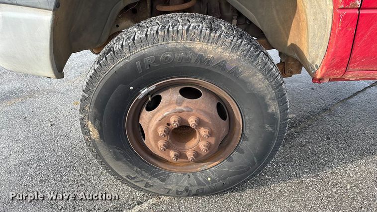 image for item FG0140 2000 Dodge Ram 3500 flatbed pickup truck