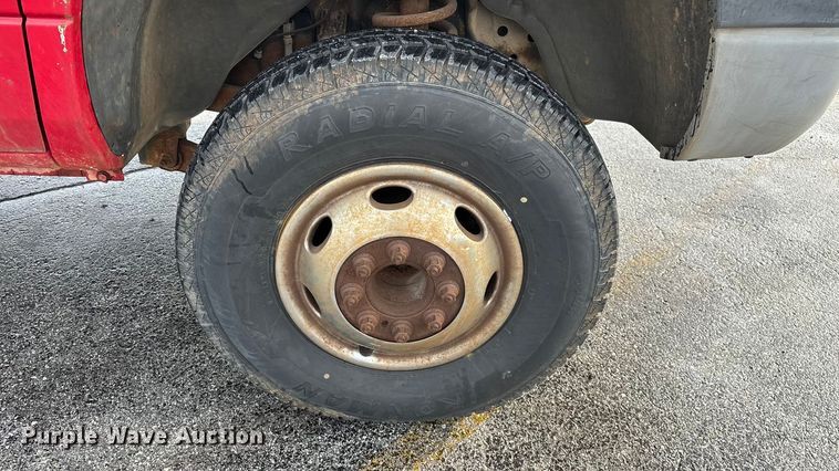 image for item FG0140 2000 Dodge Ram 3500 flatbed pickup truck