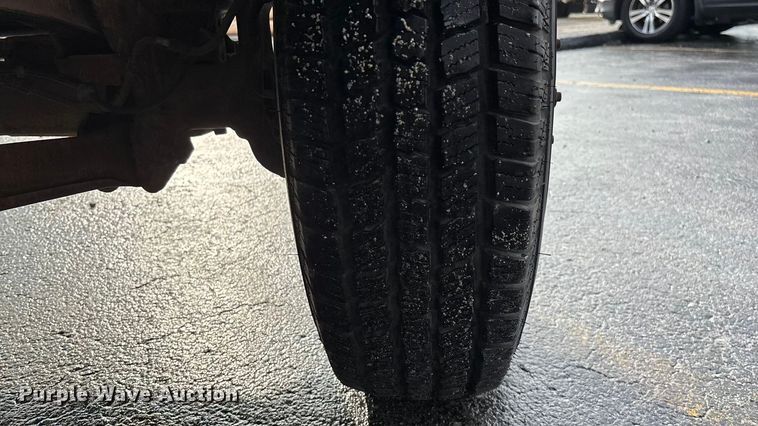 image for item FG0140 2000 Dodge Ram 3500 flatbed pickup truck