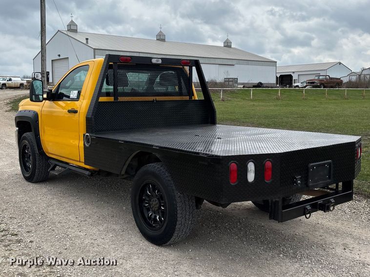 image for item FG0147 2015 Chevrolet Silverado 3500HD flatbed pickup truck