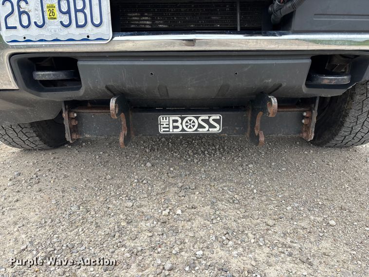 image for item FG0147 2015 Chevrolet Silverado 3500HD flatbed pickup truck