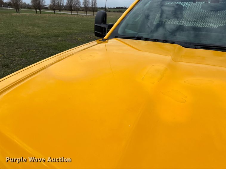 image for item FG0147 2015 Chevrolet Silverado 3500HD flatbed pickup truck