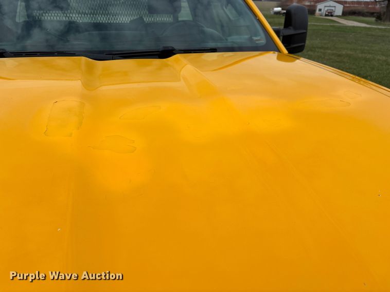 image for item FG0147 2015 Chevrolet Silverado 3500HD flatbed pickup truck