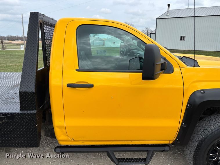 image for item FG0147 2015 Chevrolet Silverado 3500HD flatbed pickup truck