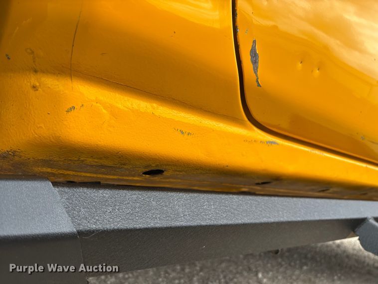 image for item FG0147 2015 Chevrolet Silverado 3500HD flatbed pickup truck