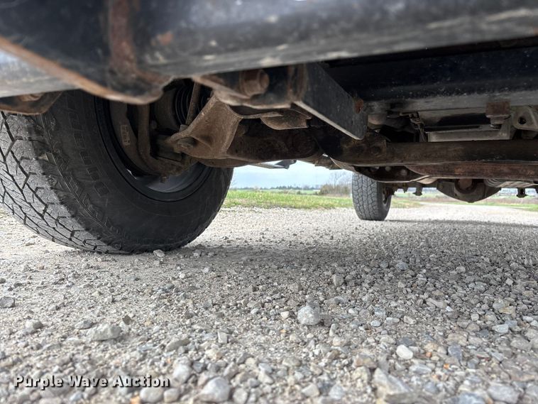 image for item FG0147 2015 Chevrolet Silverado 3500HD flatbed pickup truck