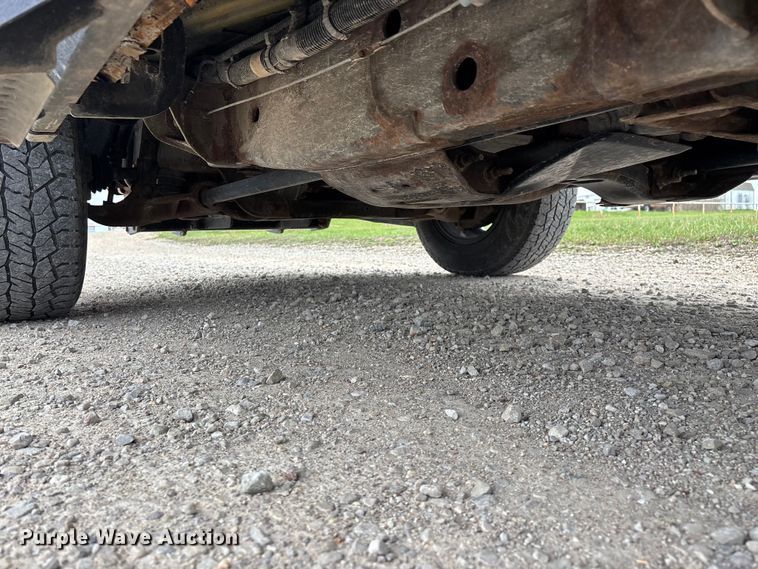 image for item FG0147 2015 Chevrolet Silverado 3500HD flatbed pickup truck