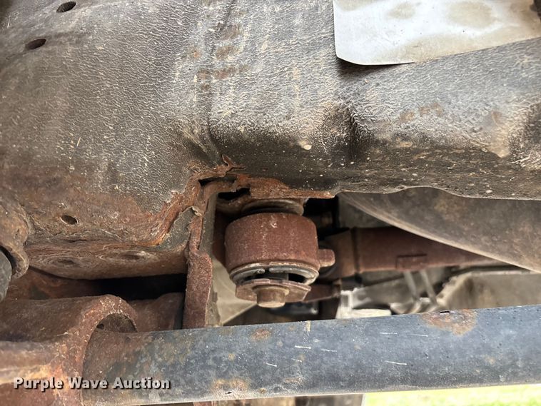 image for item FG0147 2015 Chevrolet Silverado 3500HD flatbed pickup truck