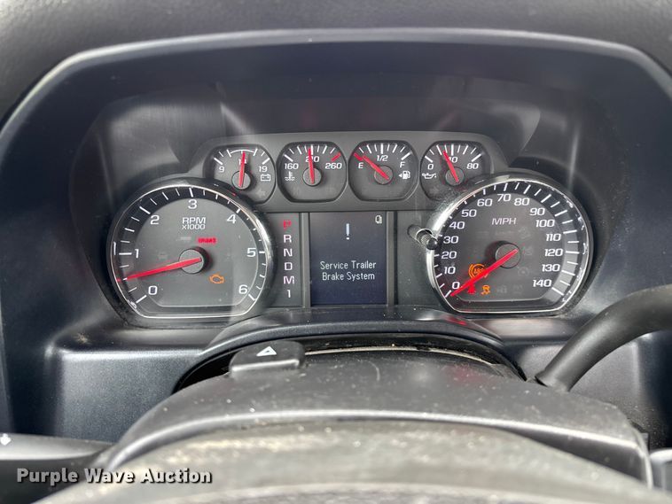 image for item FG0147 2015 Chevrolet Silverado 3500HD flatbed pickup truck