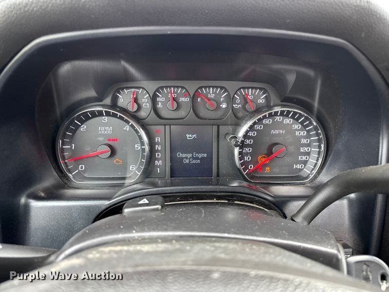 image for item FG0147 2015 Chevrolet Silverado 3500HD flatbed pickup truck