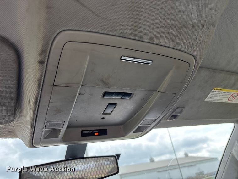 image for item FG0147 2015 Chevrolet Silverado 3500HD flatbed pickup truck