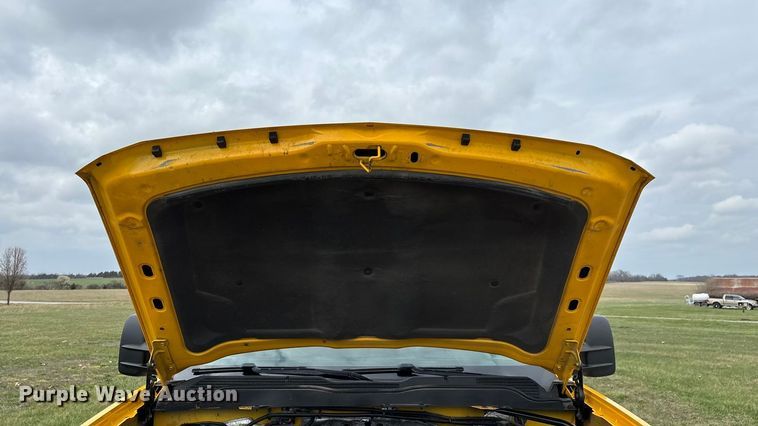 image for item FG0147 2015 Chevrolet Silverado 3500HD flatbed pickup truck