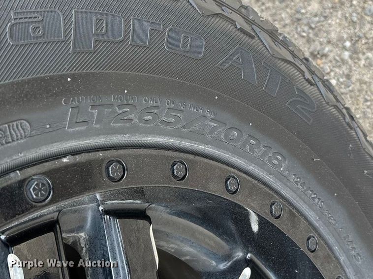 image for item FG0147 2015 Chevrolet Silverado 3500HD flatbed pickup truck