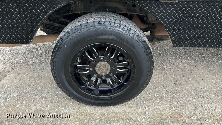 image for item FG0147 2015 Chevrolet Silverado 3500HD flatbed pickup truck