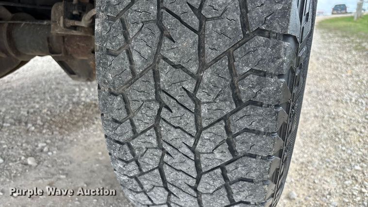 image for item FG0147 2015 Chevrolet Silverado 3500HD flatbed pickup truck