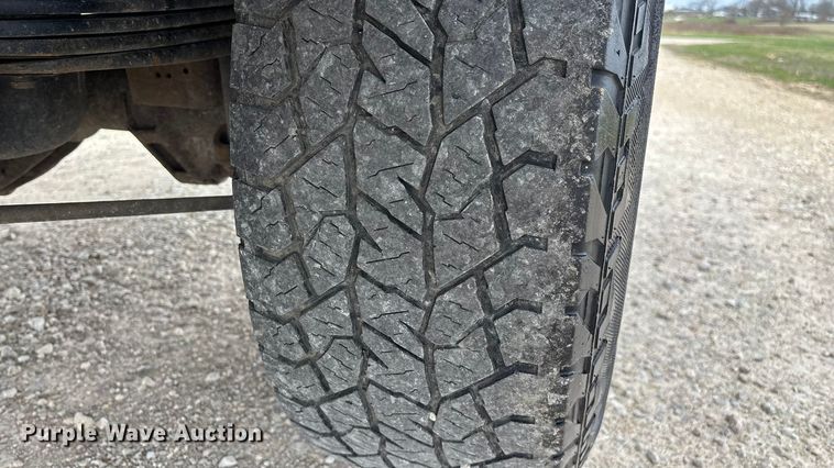 image for item FG0147 2015 Chevrolet Silverado 3500HD flatbed pickup truck