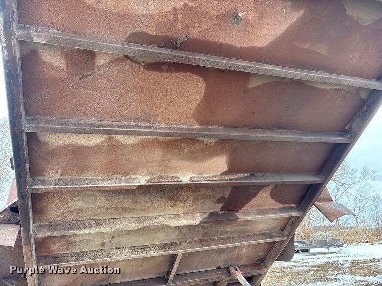 image for item FG2702 2002 Doolittle MasterDump dump trailer