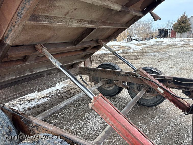 image for item FG2702 2002 Doolittle MasterDump dump trailer