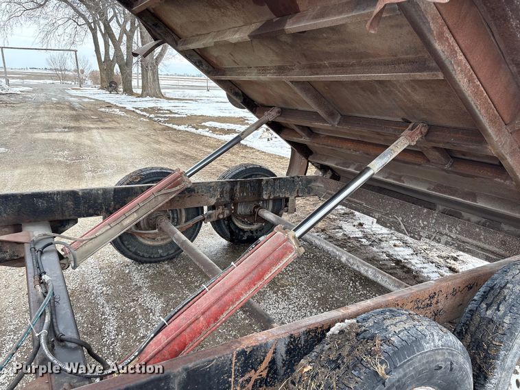 image for item FG2702 2002 Doolittle MasterDump dump trailer