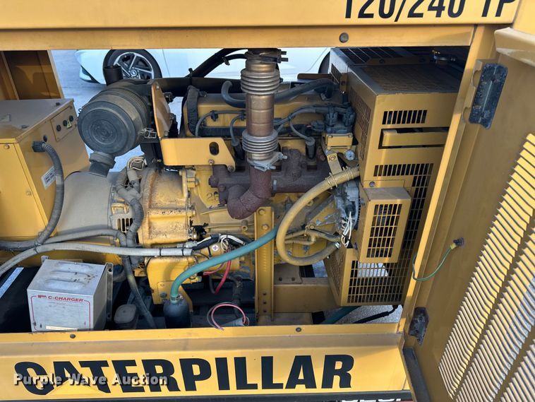 image for item FG2782 2000 Caterpillar G25F1S generator