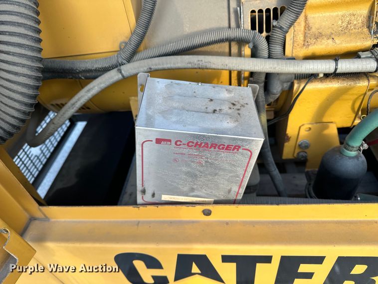 image for item FG2782 2000 Caterpillar G25F1S generator