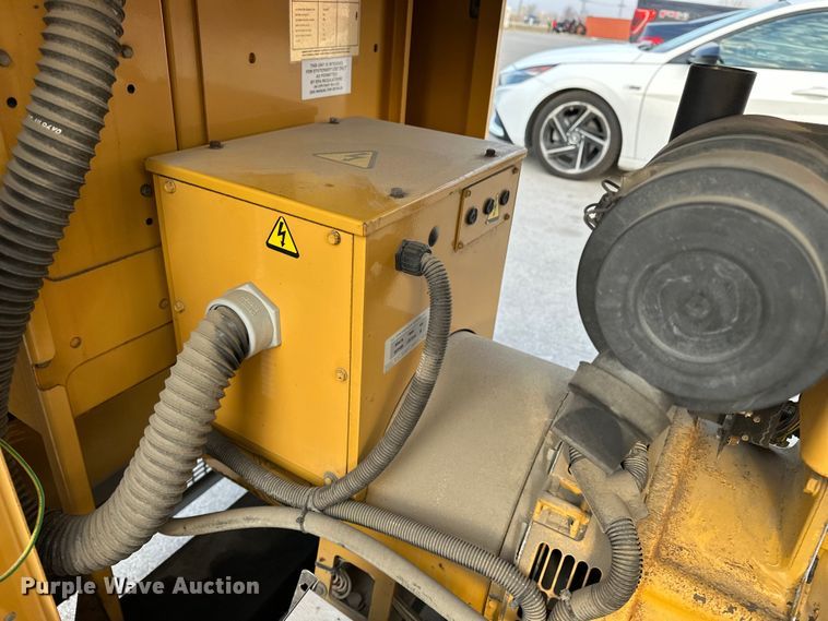 image for item FG2782 2000 Caterpillar G25F1S generator
