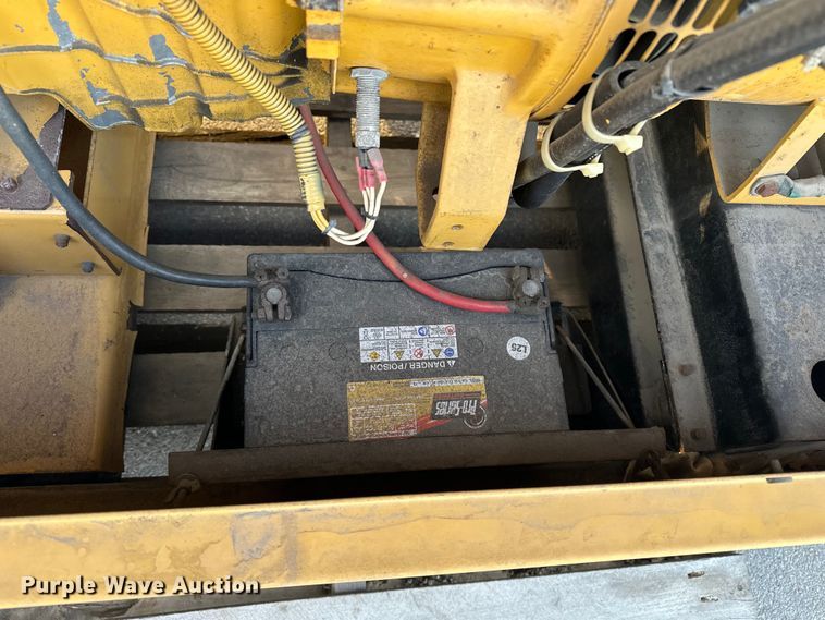 image for item FG2782 2000 Caterpillar G25F1S generator