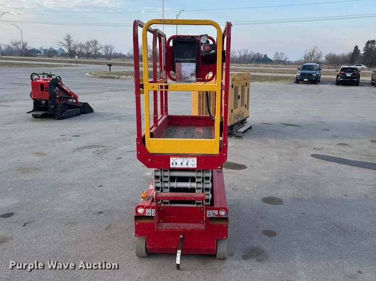 image for item FG2783 2018 MEC 1330SE scissor lift