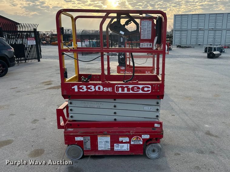 image for item FG2783 2018 MEC 1330SE scissor lift
