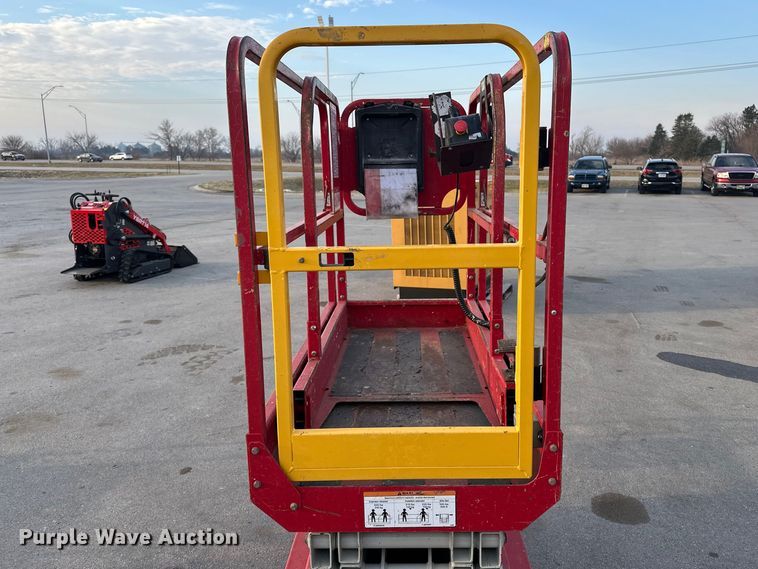 image for item FG2783 2018 MEC 1330SE scissor lift