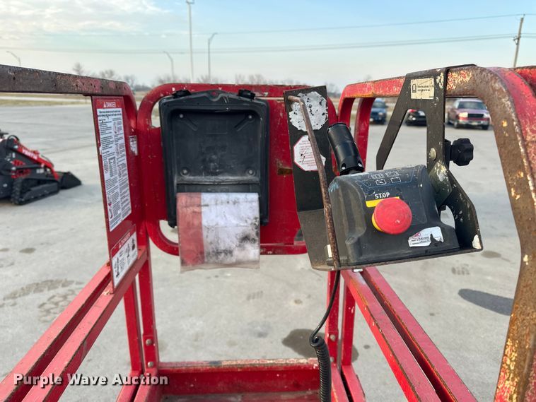 image for item FG2783 2018 MEC 1330SE scissor lift