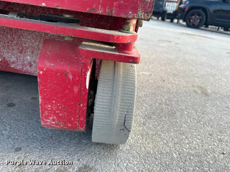 image for item FG2783 2018 MEC 1330SE scissor lift